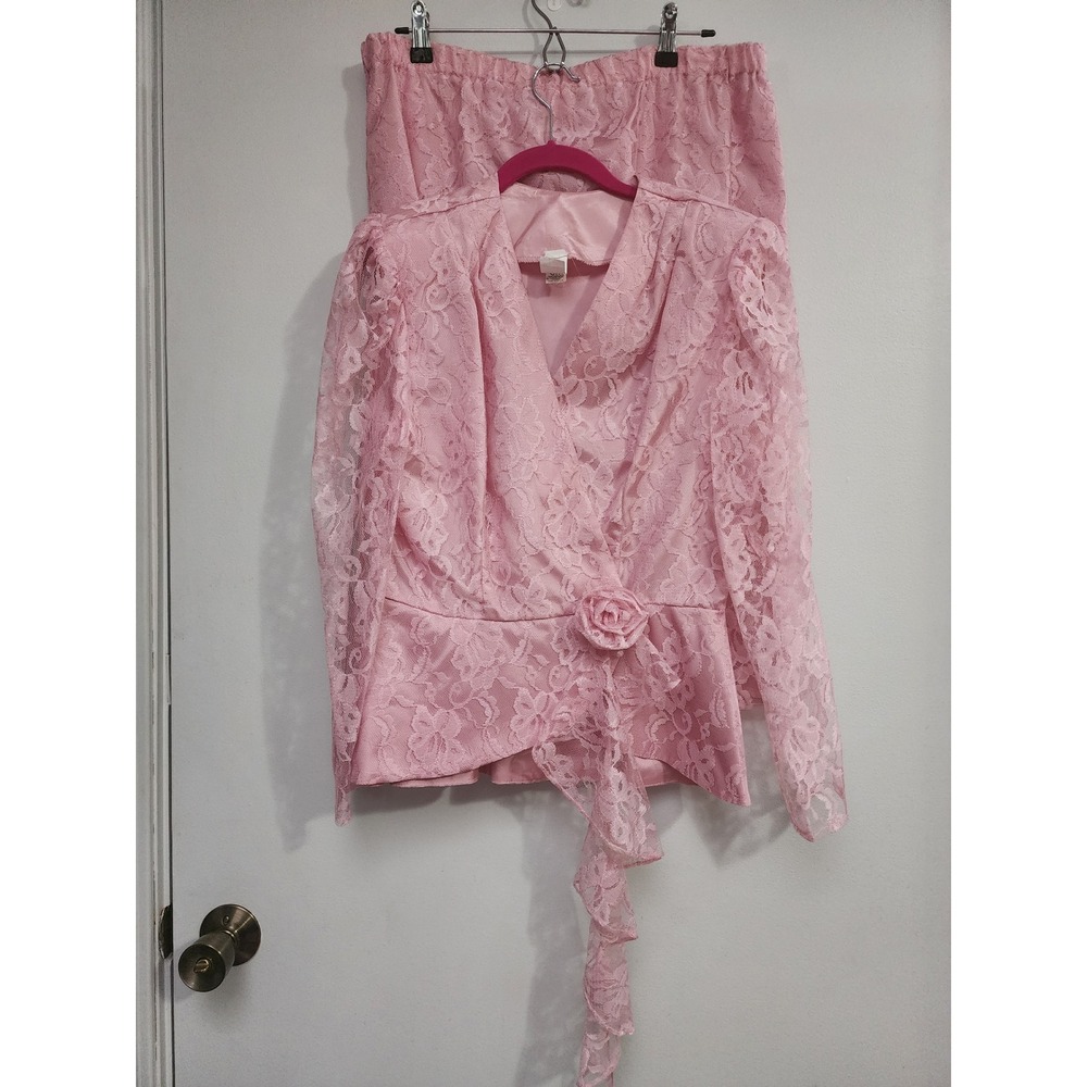 Vintage Pink Lace 2 Piece Skirt Set Rosette Peplum Top ILGWU Made in USA 13/14